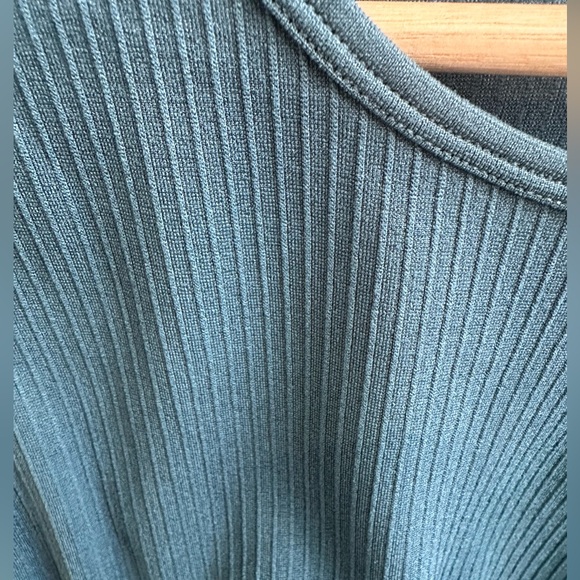 Zyia Moss Parallel Tank Large EUC - Picture 4 of 6